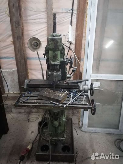 Фрезерный станок по металлу 6в75