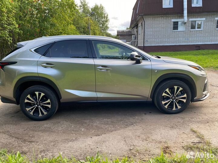 Lexus NX, 2020