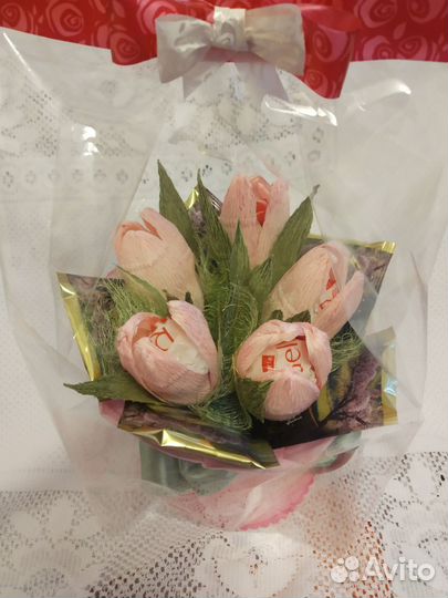 Букет из конфет и чая в кружке