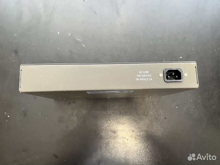 Коммутатор D-Link DES-1016D