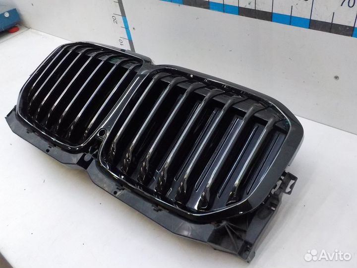 Решетка радиатора на BMW X7 51138745730