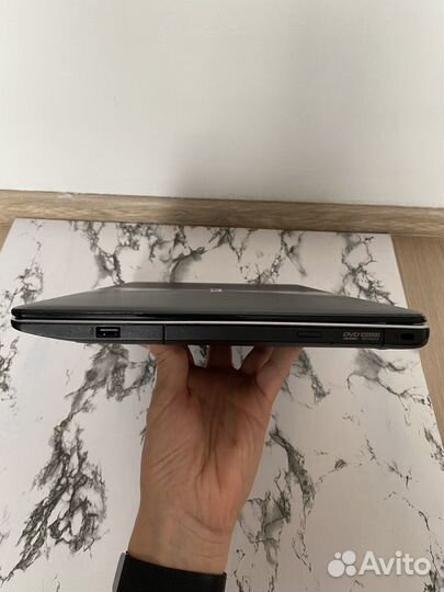 Ноутбук asus X550LA Intel Core i3