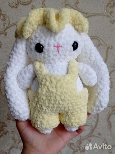 Плюшевый заяц амигуруми вязаный ручной работы