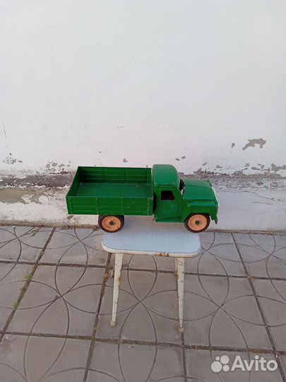 Детские железные машинки