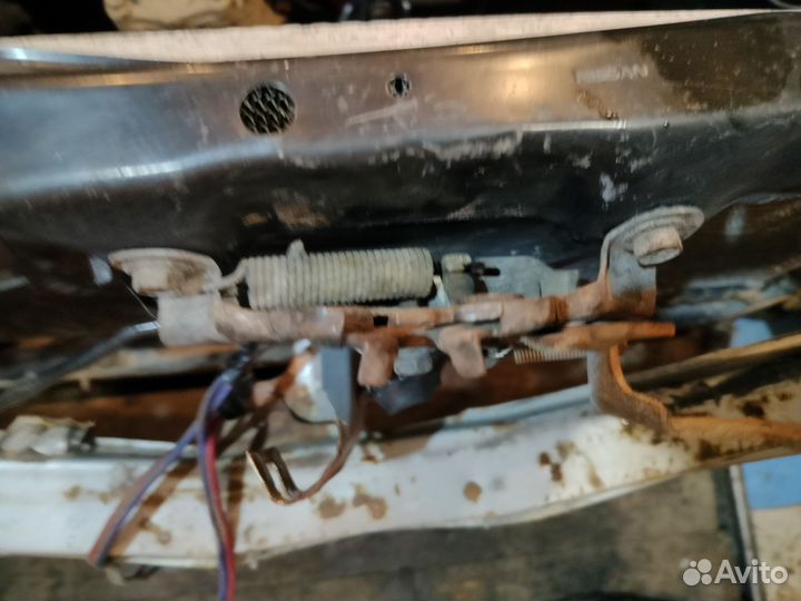 Замок капота ниссан вингроуд y11