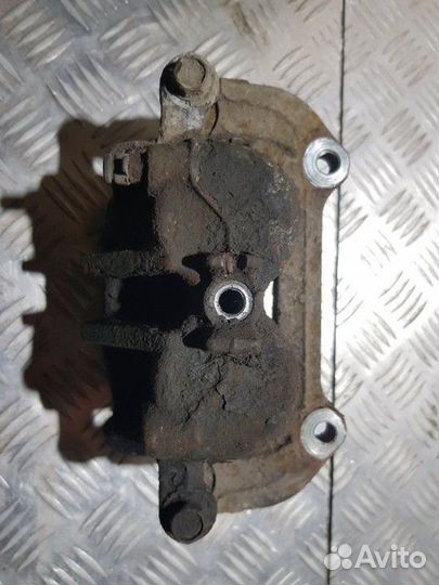 Суппорт тормозной перед. лев. (Hyundai Santa Fe I)