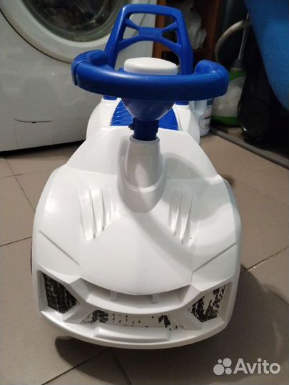 Детская машинка толокар каталка