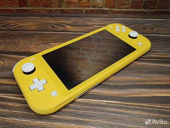 Nintendo Switch Lite Новая Жёлтая