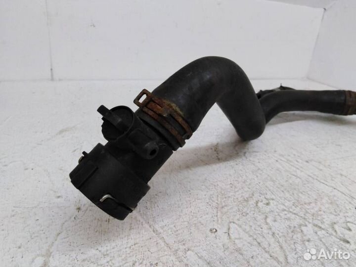 Патрубок системы охлаждения