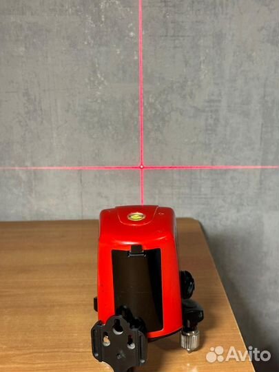 Лазерный уровень нивелир
