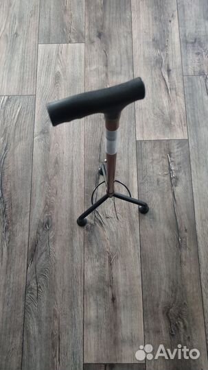 Трость С тремя ножками