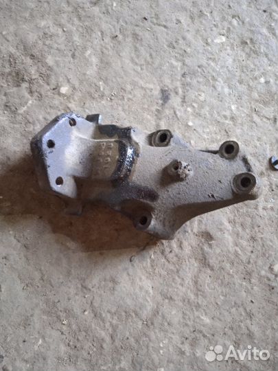 Кронштейн Chevrolet Lacetti Х/Б F14D3 2011