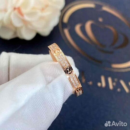 Кольцо Cartier Love, small модель 0,28ct