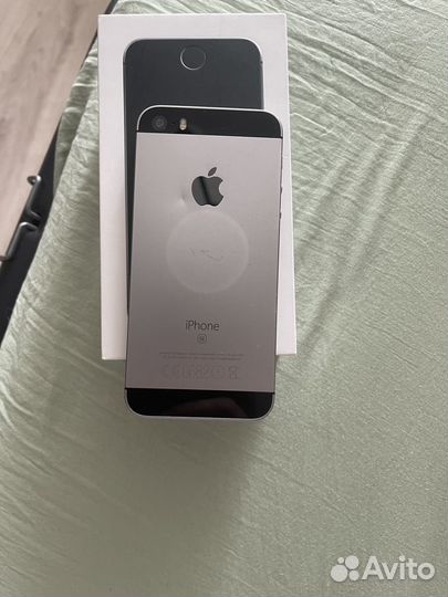 iPhone SE, 32 ГБ