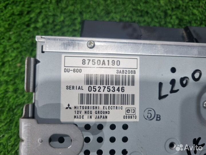Дисплей информационный, монитор Mitsubishi L200