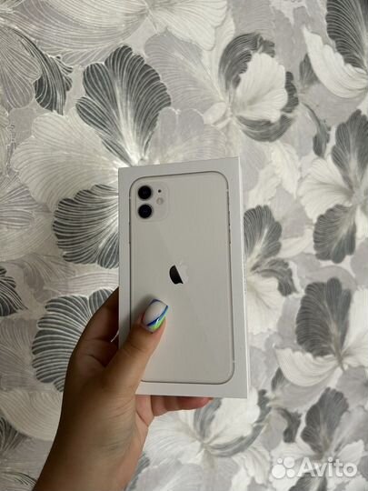 iPhone 11, 64 ГБ