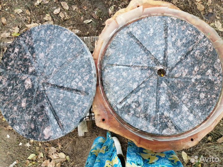 Каменные жернова