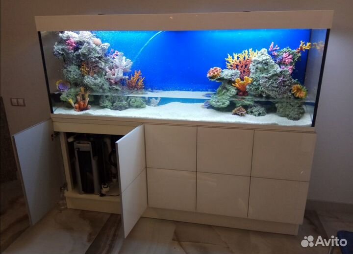 Аквариум и Тумбы