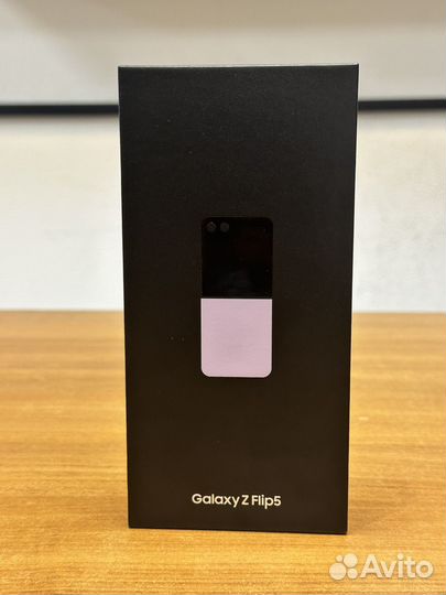 Samsung Galaxy Z Flip5, 8/256 ГБ