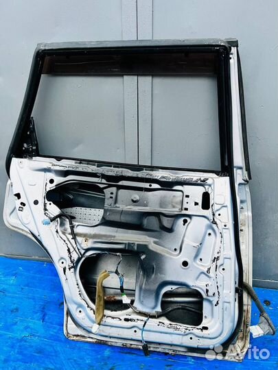 Двери Nissan avenir