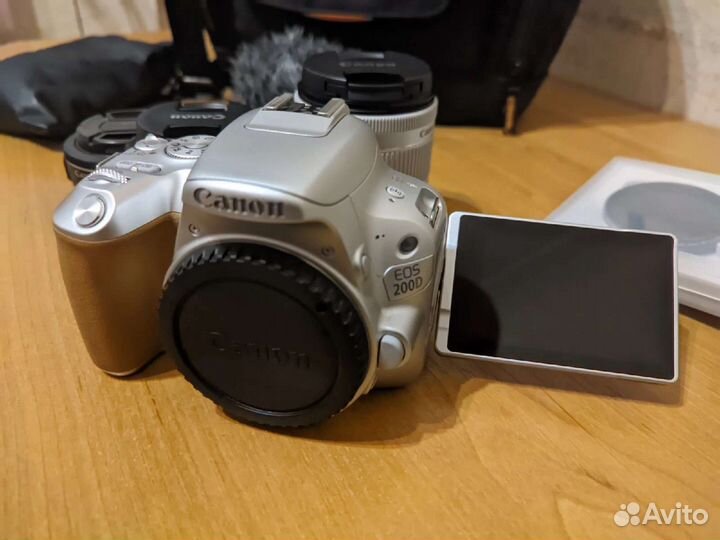 Canon 200d + полный комплект