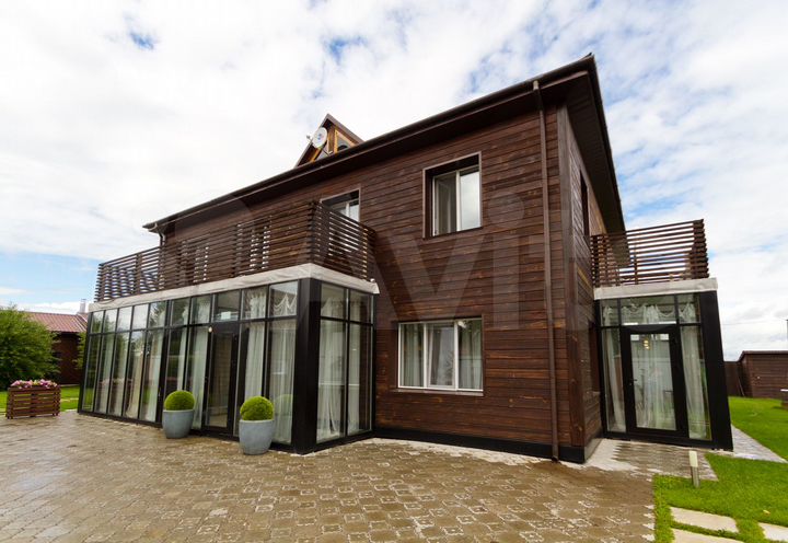 Дом 270,4 м² на участке 15 сот.