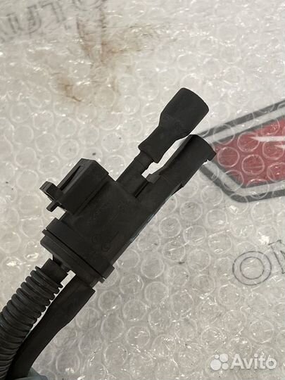 Клапан электромагнитный Мерседес W204