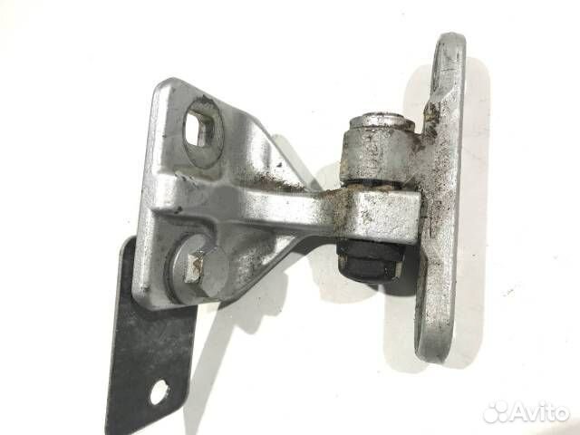 Петля двери Mercedes C W203