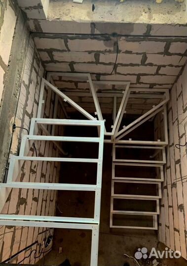 Лестницы на металлокаркасе под ключ