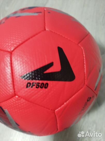Продам футбольный мяч Demix DF500