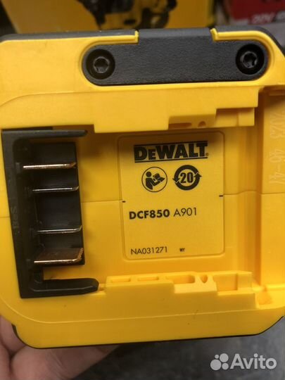 Аккумуляторный винтоверт (impact) DeWalt DCF850n