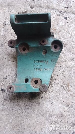 Кронштейн Вольво 20590242