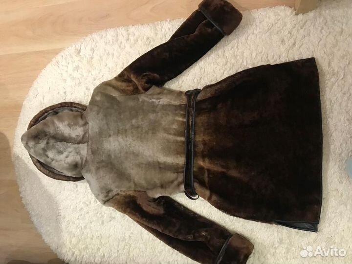 Шуба мутоновая с капюшоном