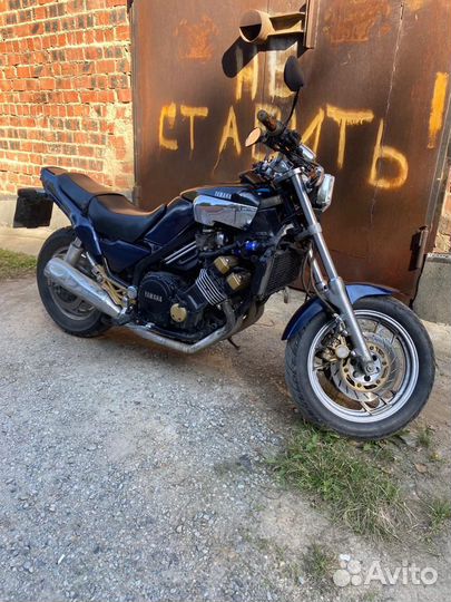 Yamaha FZX750