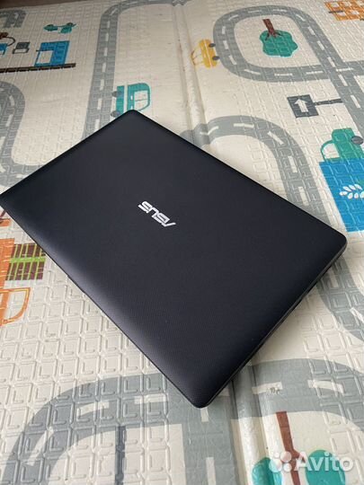 Нетбук asus F200M