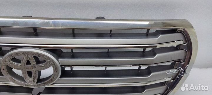 Решетка радиатора Toyota Land Cruiser VDJ200