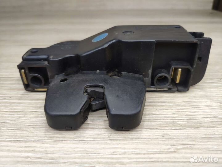 Замок багажника Peugeot Citroen