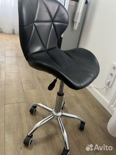 Стул для мастера ракушка