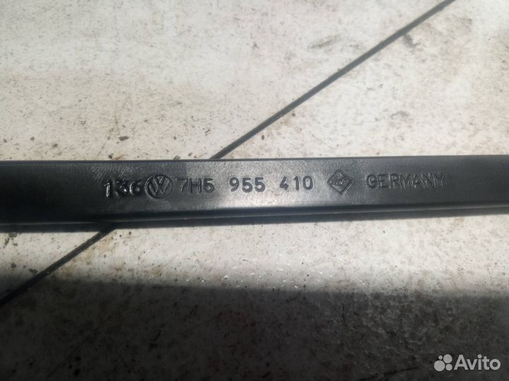 Поводок стеклоочистителя правый Volkswagen T5