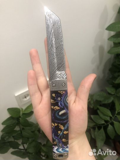 Нож с гравировкой