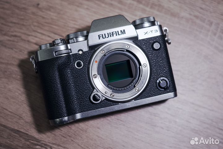 Fujifilm X-T3 (с клеткой SmallRig)