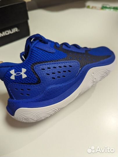 Новые детские кроссовки Under Armour