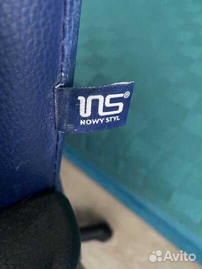 Офисное кресло