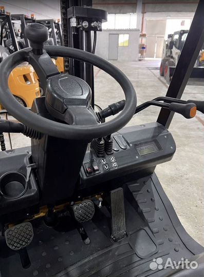 Вилочный погрузчик UN Forklift FD30, 2024