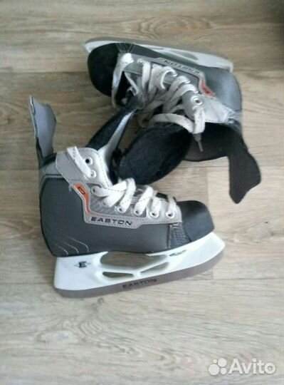 Коньки хоккейные