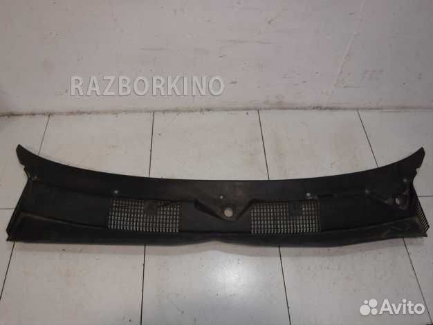 Водосток лобового стекла (жабо)