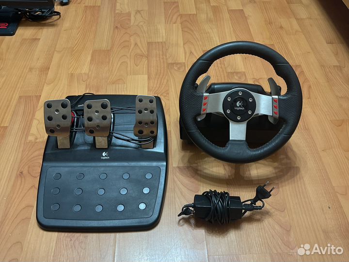 Игровой руль Logitech G27 в отличном состоянии