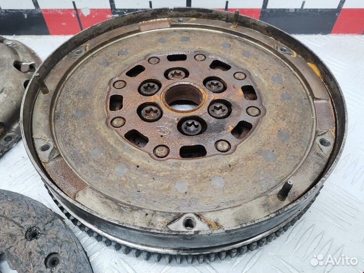 Маховик (демпфер сцепления) для Opel Zafira B