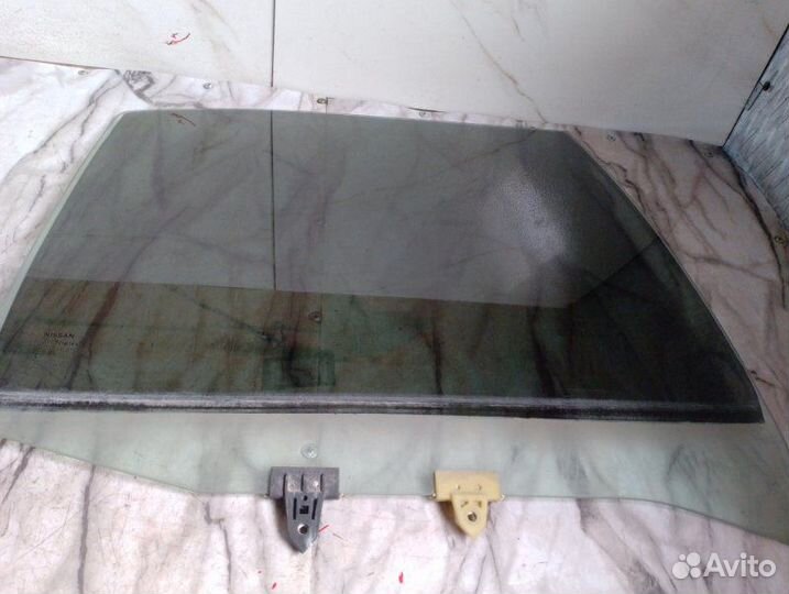 Стекло двери задней правой Nissan Primera P11