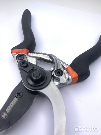 Секатор садовый